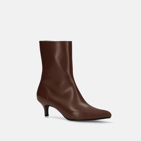 35% OFF: 2023AW: Pointed toe short boots (5736) D brown