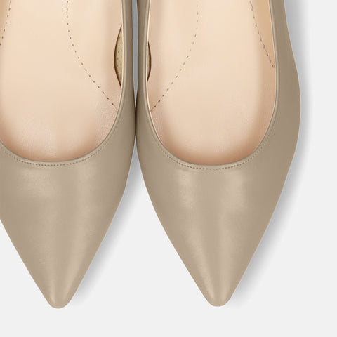 10% OFF: 2024SS: iCoN COLORS: Pointed Toe Smooth Flat Shoes (C20143) Greige