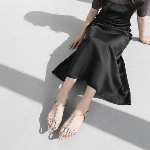15% OFF: 2024SS: T-strap pointed flat sandals (m17001) Silver