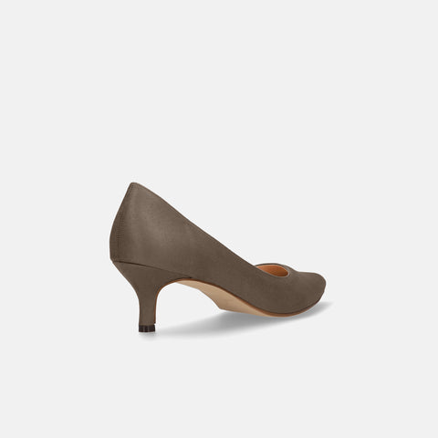 15% OFF: 2024SS: iCoN COLORS: Pointed toe suede pumps (C57172) Greige S