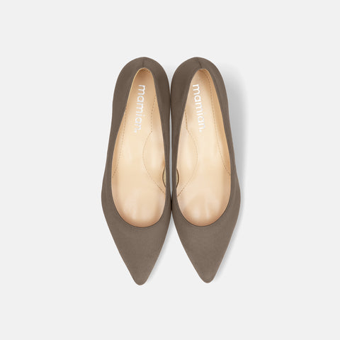 15% OFF: 2024SS: iCoN COLORS: Pointed toe suede pumps (C57172) Greige S