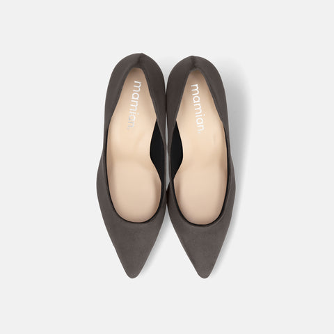 2025AW：ポインテッドトゥ スエードパンプス（S7610）チャコールS/mamian（マミアン）